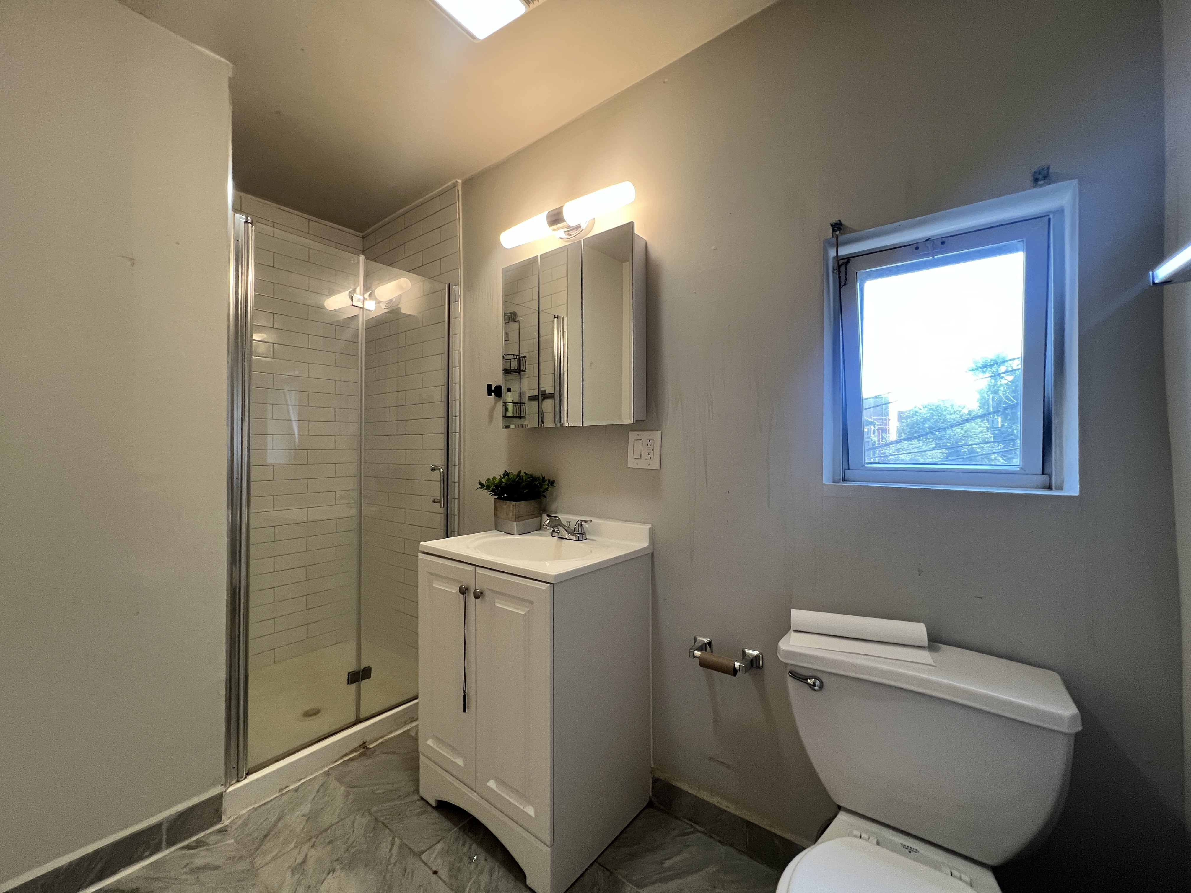 858 N. Wood St./1811 W. Iowa St. 858 N. Wood St., Chicago, IL 60622 West Town - Leasing by Cross Street